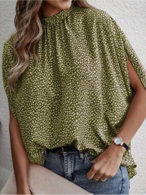Angashion Women's Army Green Printed Short Sleeve Blouse Size XL NWT